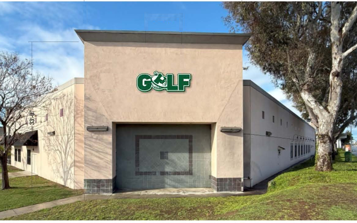 Indoor driving range